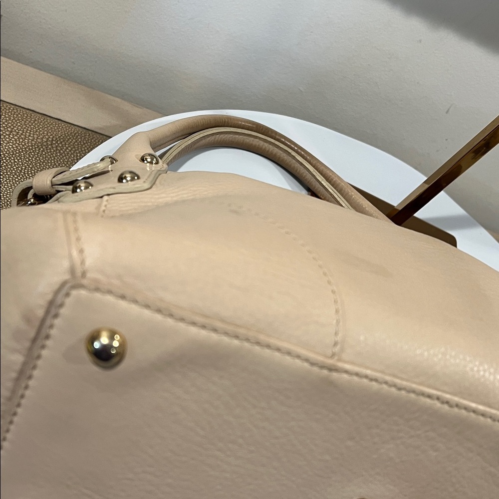 Dooney & Bourke Cream Leather Shoulder Bag - Picture 10 of 16